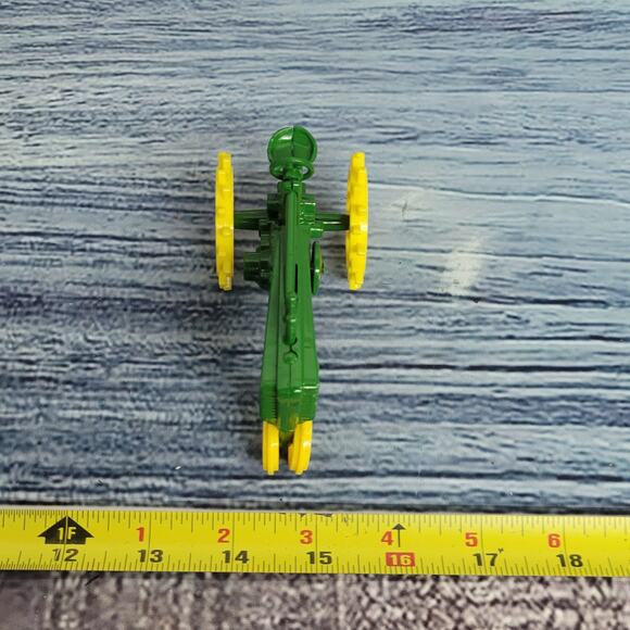Vtg scale models 1/43 or 1/32 scale Diecast John Deere n/front tractor green/yel - Picture 4 of 7